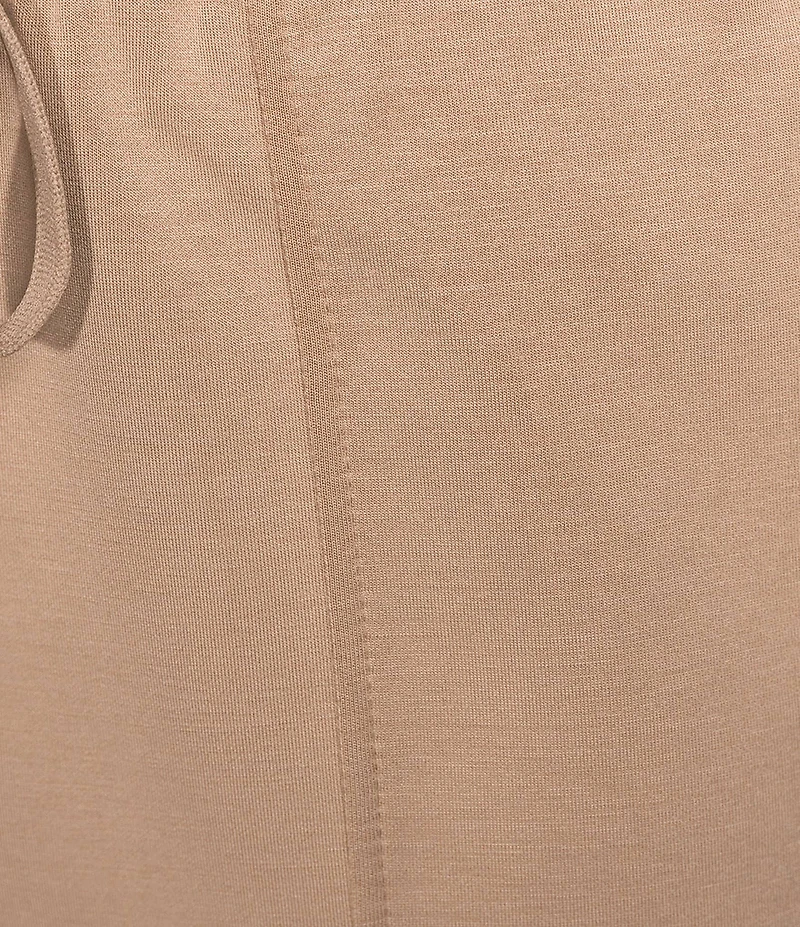 Kinesis Mid-Rise Contrast Piping Shorts