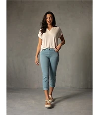 KUT from the Kloth Amy Stretch Denim Mid Rise Cropped Straight Leg Jeans