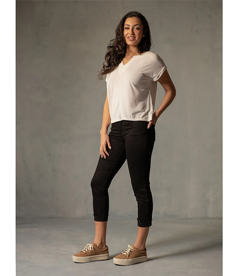 KUT from the Kloth Amy Stretch Denim Mid Rise Cropped Straight Leg Jeans