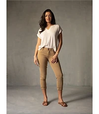 KUT from the Kloth Amy Stretch Denim Mid Rise Cropped Straight Leg Jeans