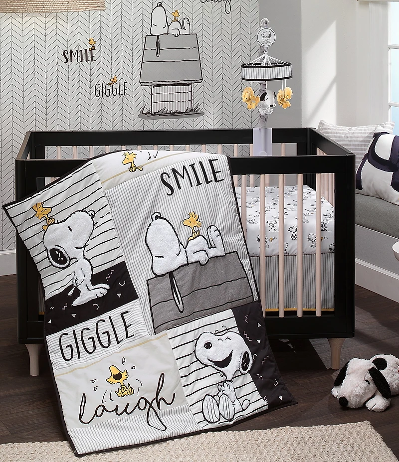 Lambs & Ivy Classic Snoopy 3-Piece Nursey Baby Crib Bedding Set
