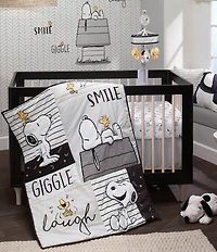 Lambs & Ivy Classic Snoopy 3-Piece Nursey Baby Crib Bedding Set