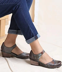 L'ARTISTE Cabracho Leather Floral Print Perforated Mary Jane Pumps