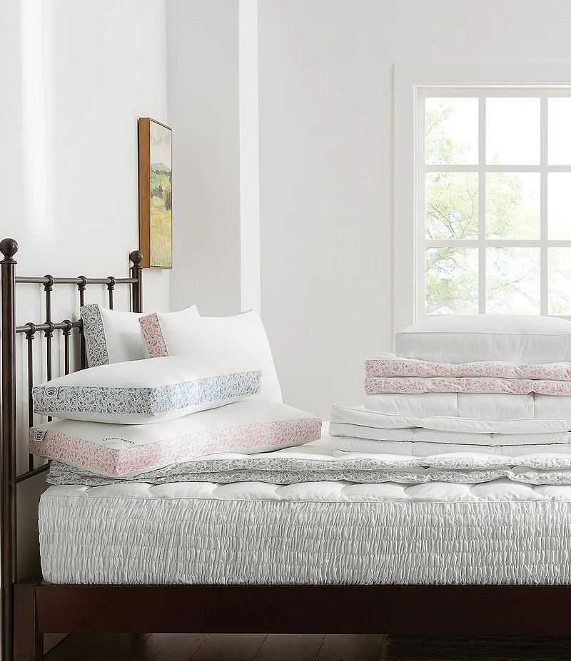 Laura Ashley 300T Cotton Sateen Floral Gusset Comforter