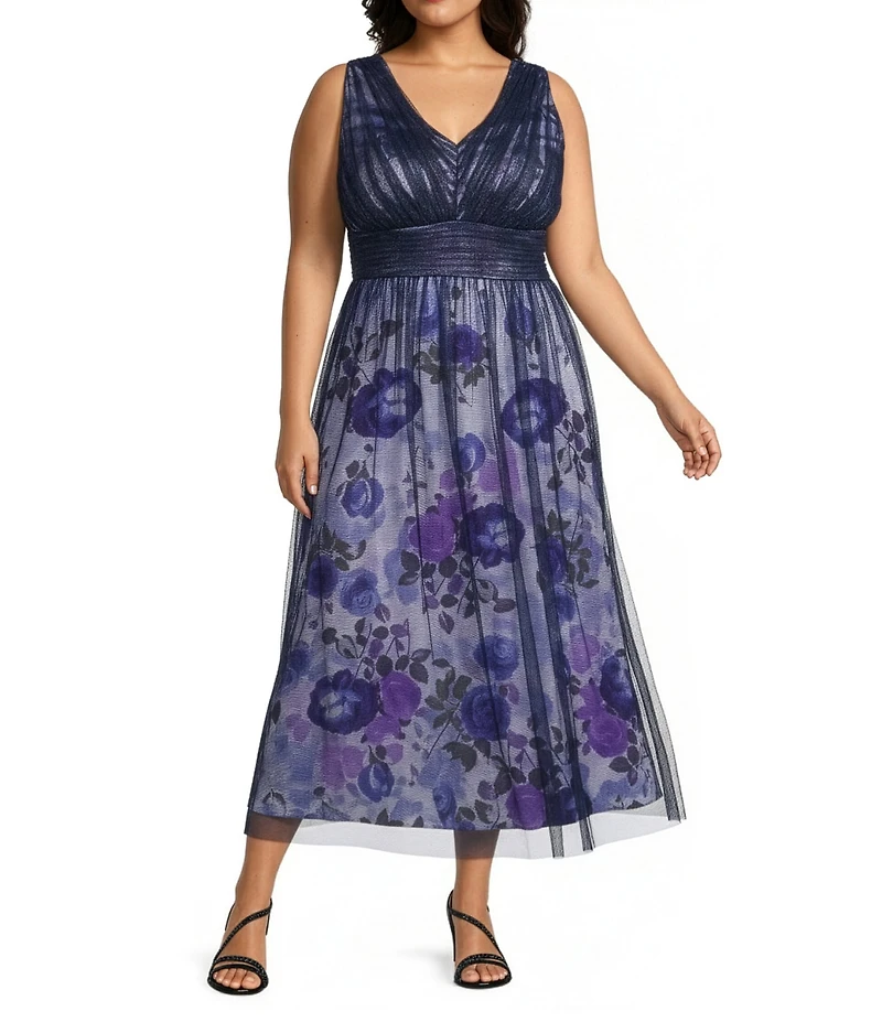 Le Bos Plus Size V-Neck Sleeveless Mesh Overlay Gown