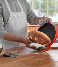 Le Creuset 9.5#double; Signature Cast Iron Bread Oven