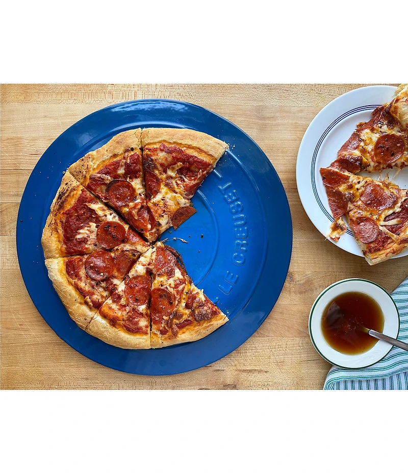 Le Creuset Pizza Stone
