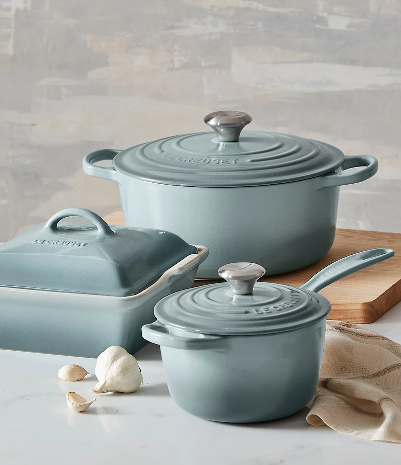 Le Creuset Signature 5.5-qt. Round Enameled Cast Iron Dutch Oven with Stainless Steel Knob, Sea Salt