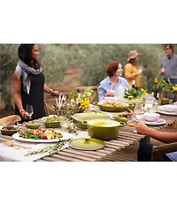 Le Creuset Signature 7.25-Quart Round Enameled Cast Iron Dutch Oven with Gold Stainless Steel Knob