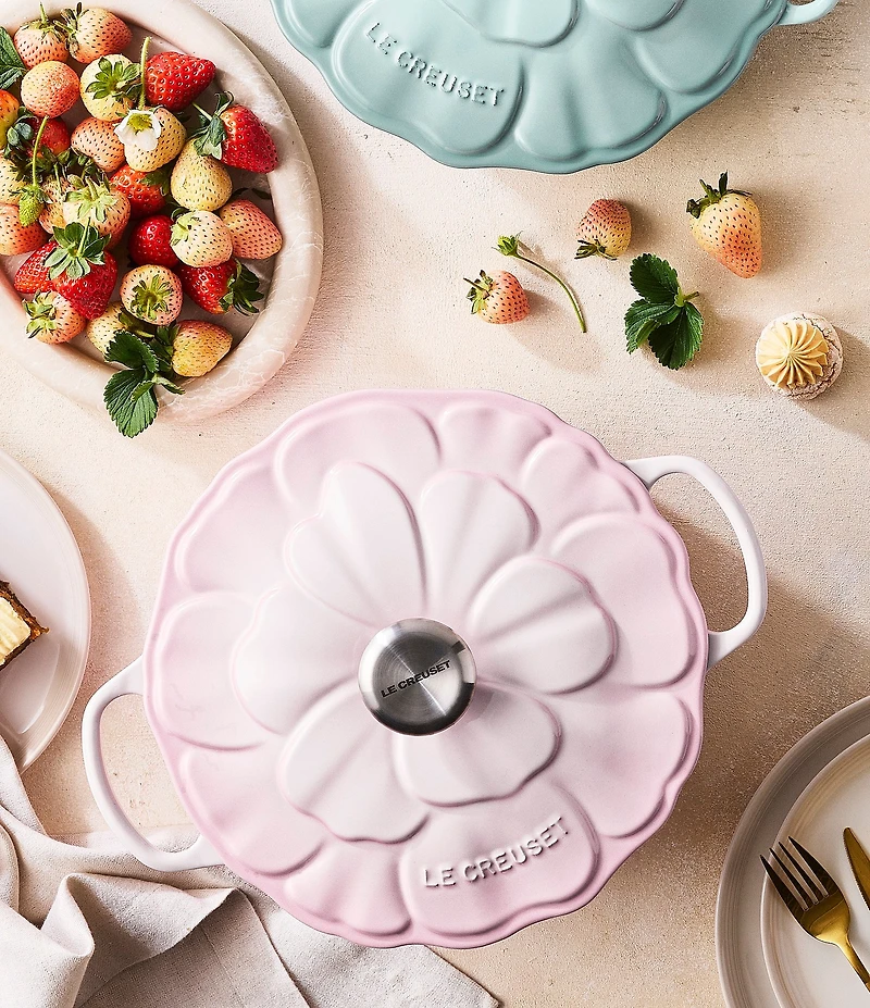 Le Creuset Signature Enameled Cast Iron White with Gold Knob Petal Braiser, 2.25qt.