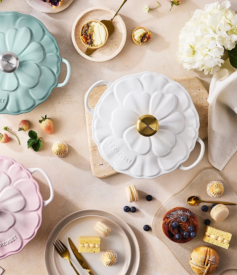 Le Creuset Signature Enameled Cast Iron White with Gold Knob Petal Braiser, 2.25qt.