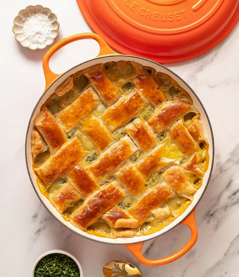 Le Creuset Signature Round Braiser with Crucible Knob, 3.5 Qt.