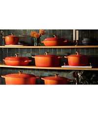 Le Creuset Signature Round Dutch Oven with Crucible Knob