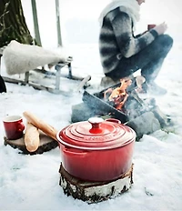 Le Creuset Signature 4.5-Quart Round Enameled Cast Iron Dutch Oven