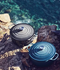 Le Creuset Signature 4.5-Quart Round Enameled Cast Iron Dutch Oven