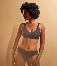Le Mystere Smooth Shape Wireless Adjustable Minimizer Bra