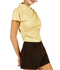 Line and Dot Lennon Mock Neck Short Sleeve Top