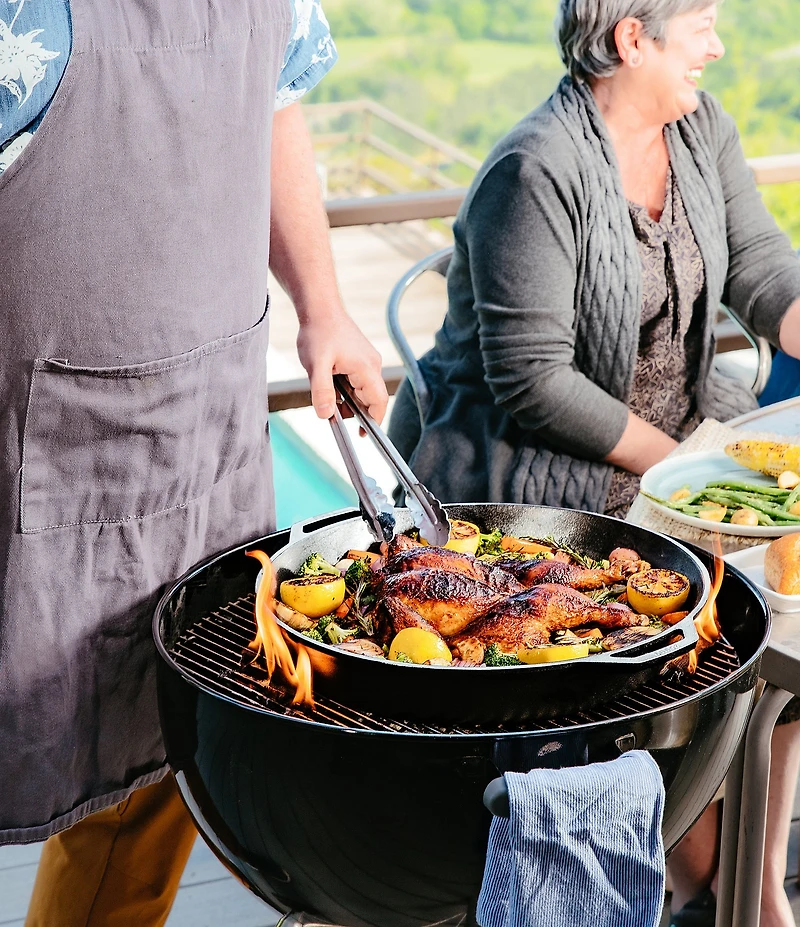 Lodge Cast Iron 17 #double; Seasoned Cast Iron Dual Handle Pan