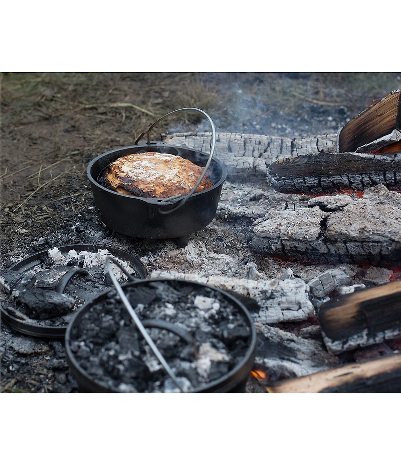 Lodge Cast Iron Camp Dutch Oven - 2-Qt