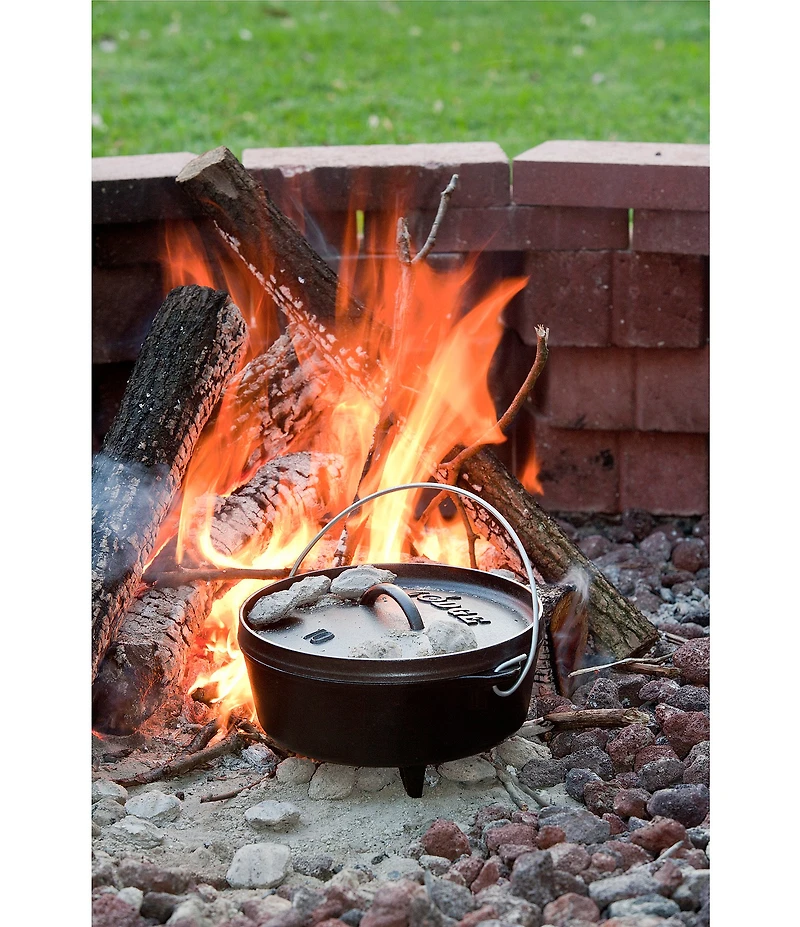 Lodge Cast Iron Camp Dutch Oven