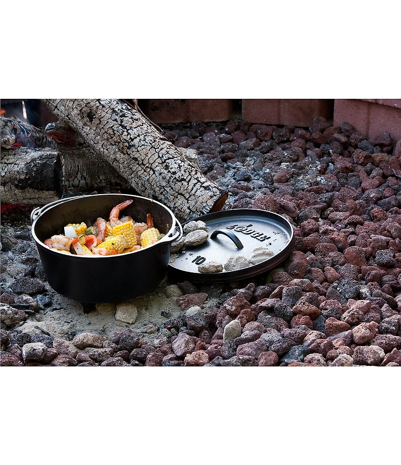 Lodge Cast Iron Camp Dutch Oven