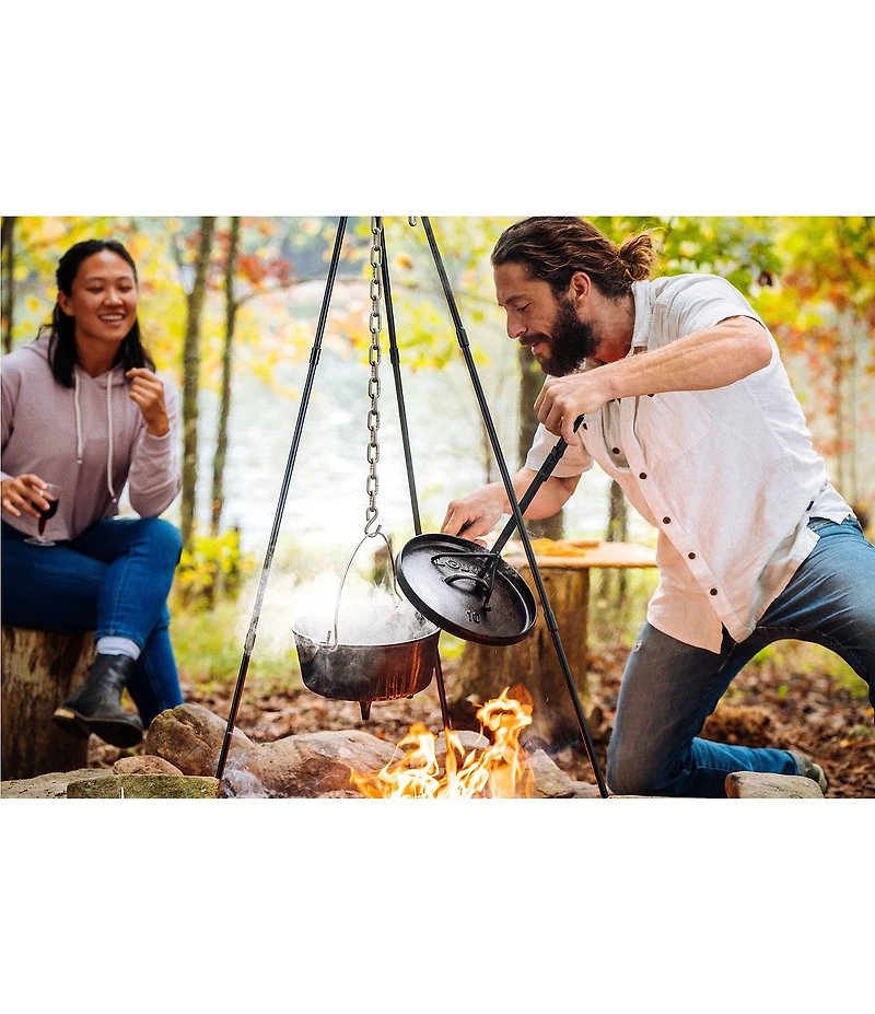 Lodge Cast Iron Camp Dutch Oven