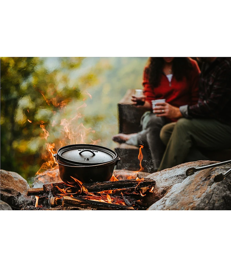 Lodge Cast Iron Camp Dutch Oven- 8-Qt