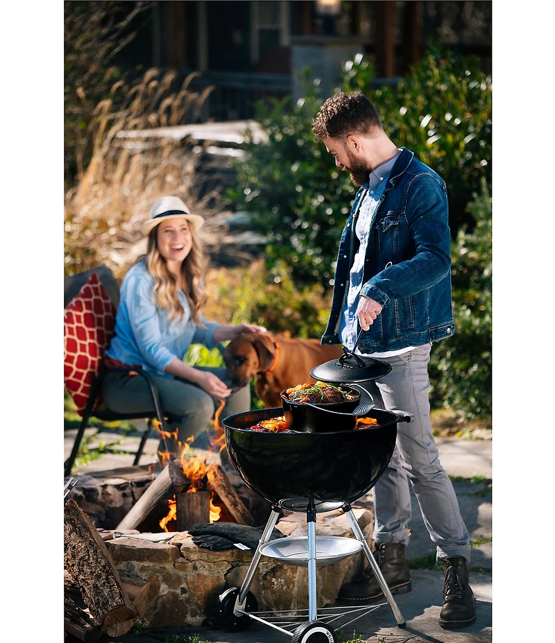 Lodge Cast Iron Dutch Oven with Bail Handle