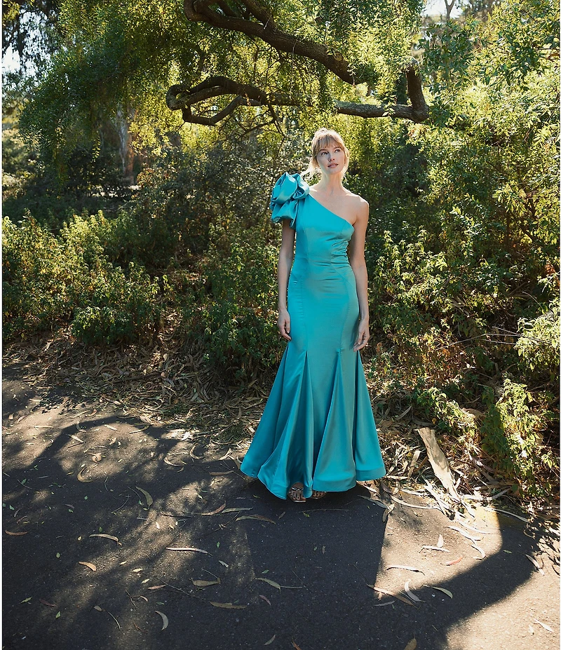 Mac Duggal Satin One Shoulder Neck Sleeveless Bow Detail Mermaid Gown