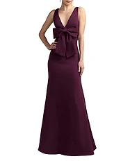 Mac Duggal Crepe V-Neck Sleeveless Front Bow Column Gown