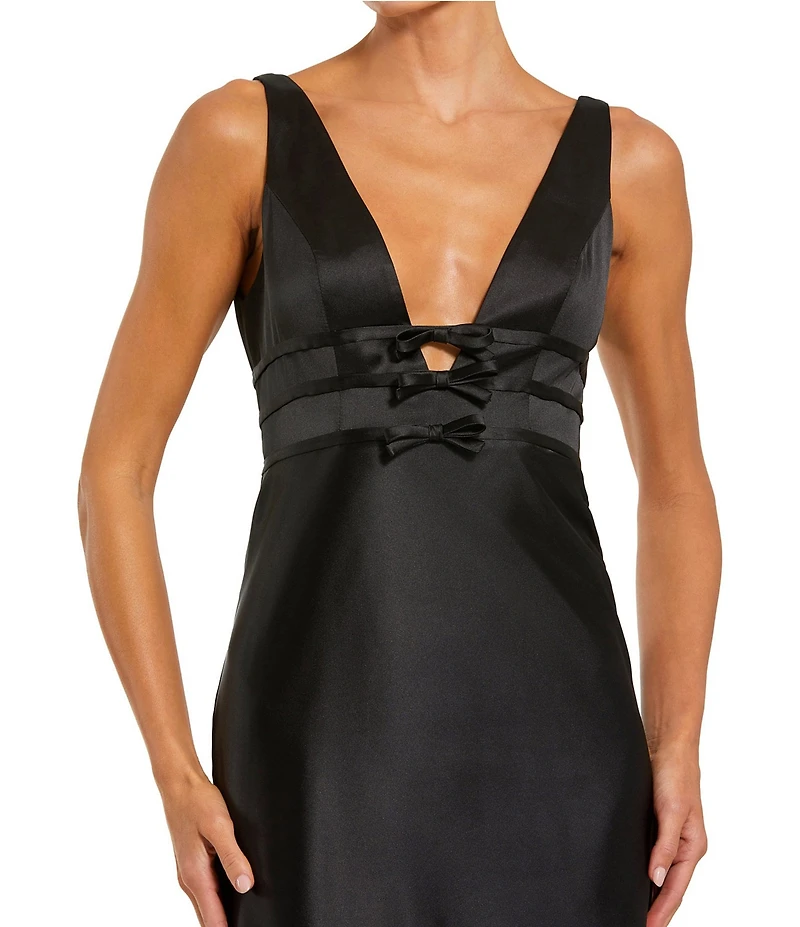 Mac Duggal V-Neck Sleeveless Bow Trim Satin Sheath Gown