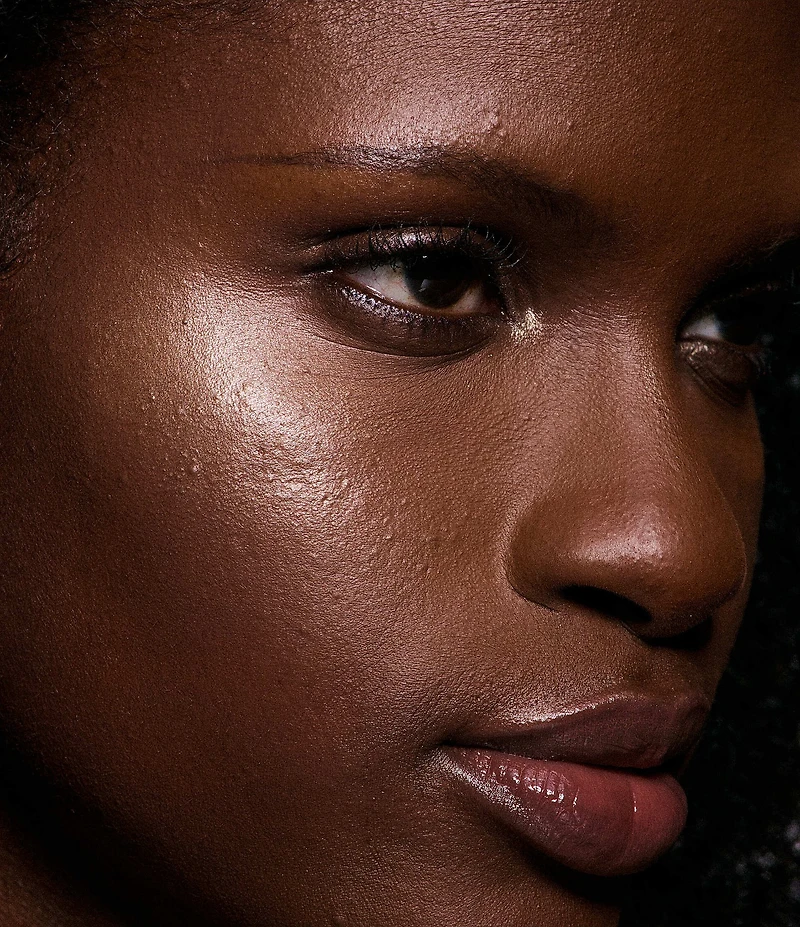 MAC Holiday Limited Edition Bounce and Gleam Highlighter