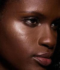 MAC Holiday Limited Edition Bounce and Gleam Highlighter