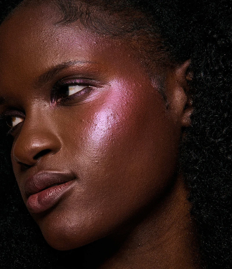 MAC Holiday Limited Edition Bounce and Gleam Highlighter