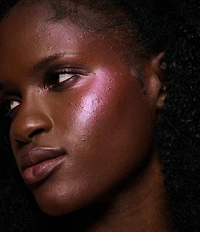 MAC Holiday Limited Edition Bounce and Gleam Highlighter