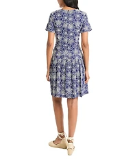 Maggy London Floral Print Crew Neck Short Sleeve A-Line Dress