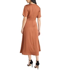 Maggy London Stain Crew Neck Short Sleeve Twist Front Waist A-Line Midi Dress