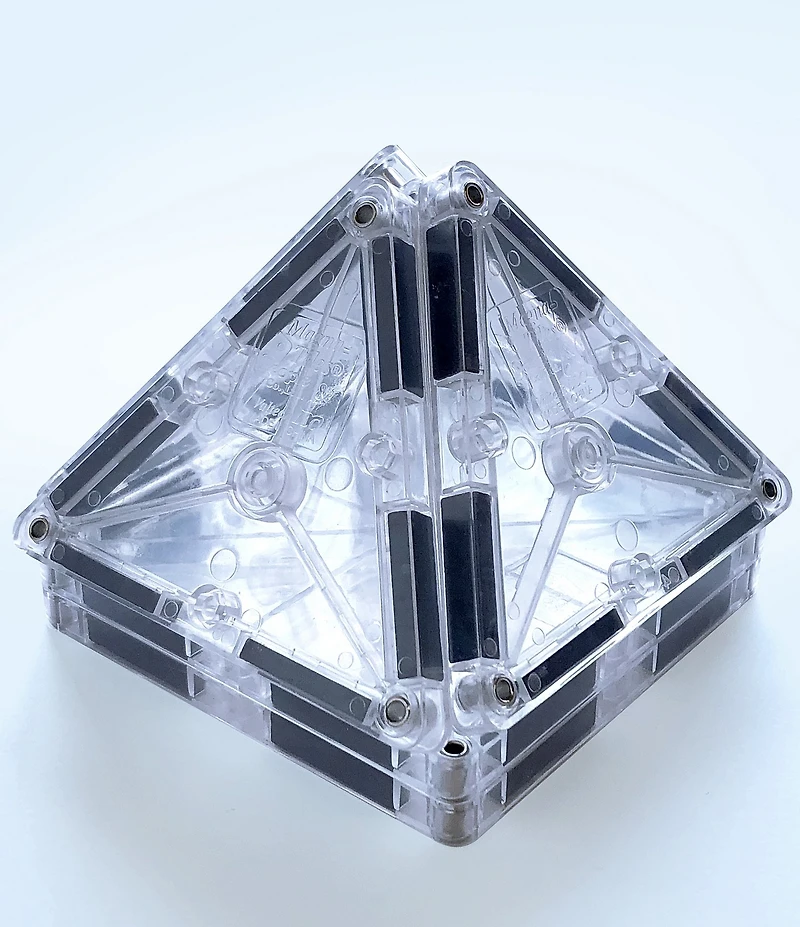 Magna-Tiles® ICE 16-Piece Set