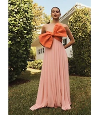 Mestiza New York Kiss Me Knot Twill Two-Tone Sweetheart Neck Bow Gown