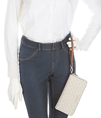 Michael Kors Signature Logo Jet Set Travel Continental Wristlet