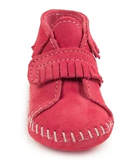 Minnetonka Girls' Front Strap Fringe Detail Bootie Crib Shoes (Infant)