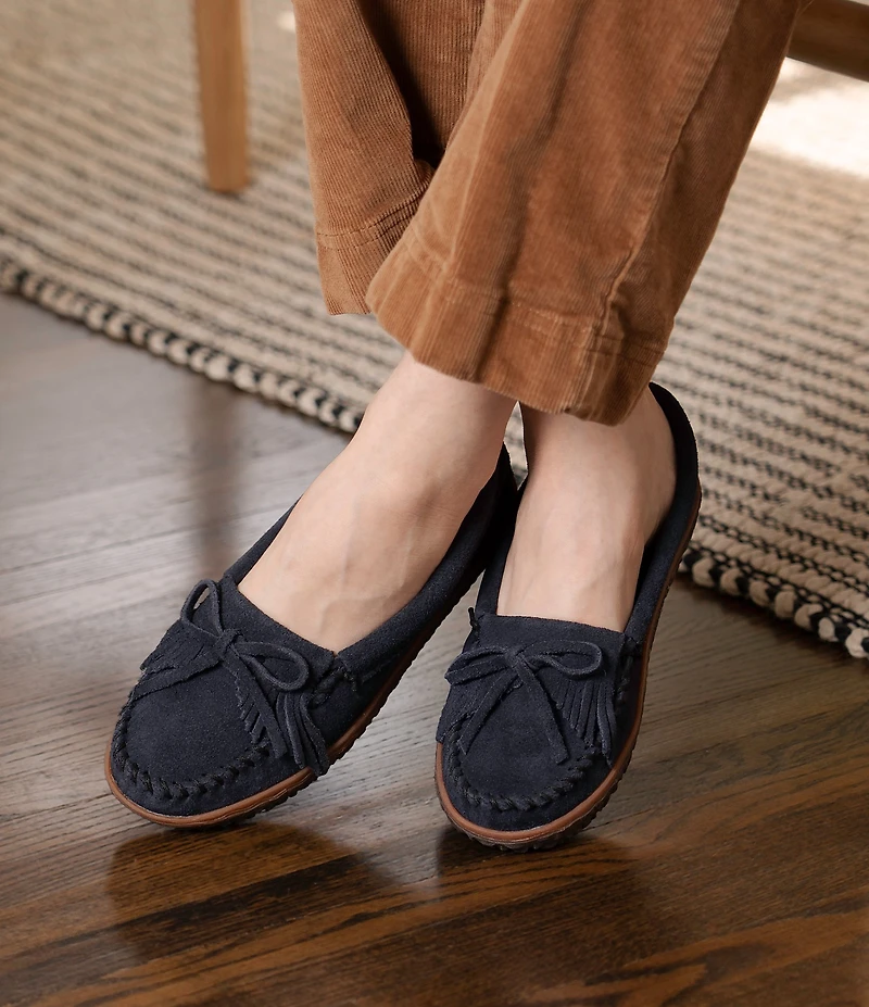 Minnetonka Kilty Tread Suede Bow Fringe Detail Moccasins