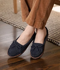 Minnetonka Kilty Tread Suede Bow Fringe Detail Moccasins