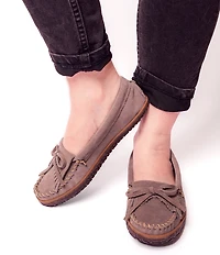 Minnetonka Kilty Tread Suede Bow Detail Moccasins