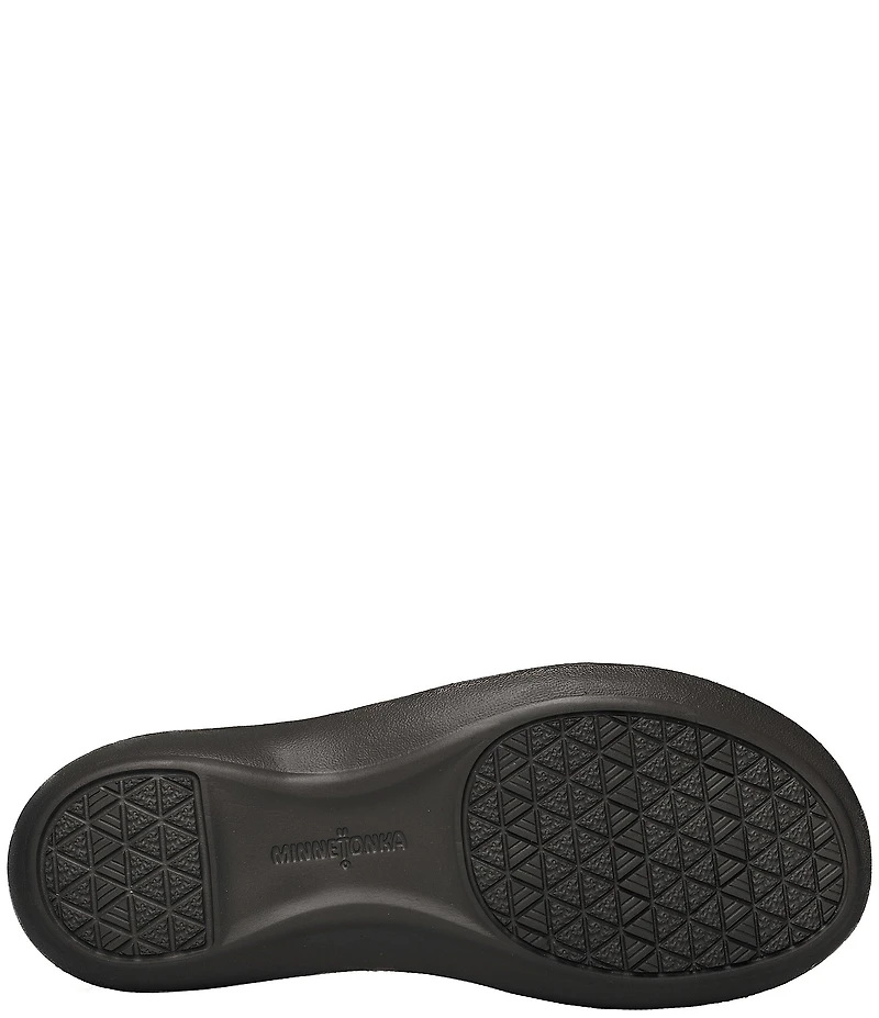 Minnetonka Silverthorne 360 Leather Thong Sandals