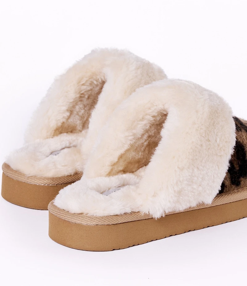 Minnetonka Women's Chesney Leopard Print Faux Fur Lined Mule Slippers