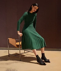 MISOOK Linear Stitch Knit Round Neck Long Sleeve Fit And Flare Midi Dress