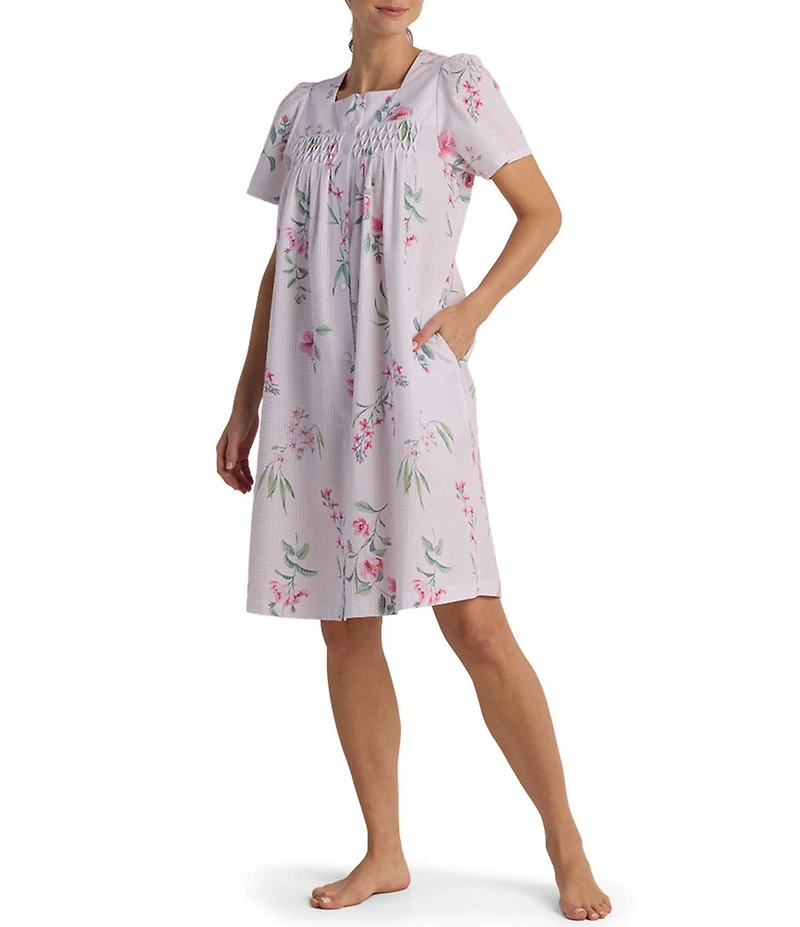 Miss Elaine Floral Print Seersucker Short Sleeve Short Snap Front Robe