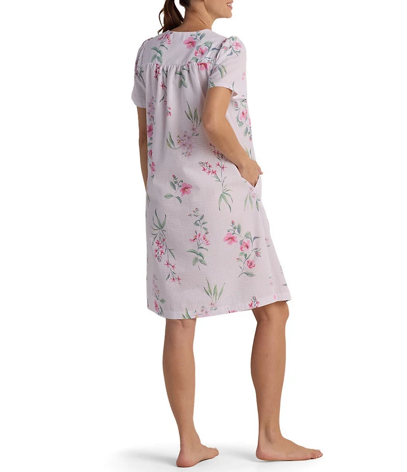 Miss Elaine Floral Print Seersucker Short Sleeve Short Snap Front Robe