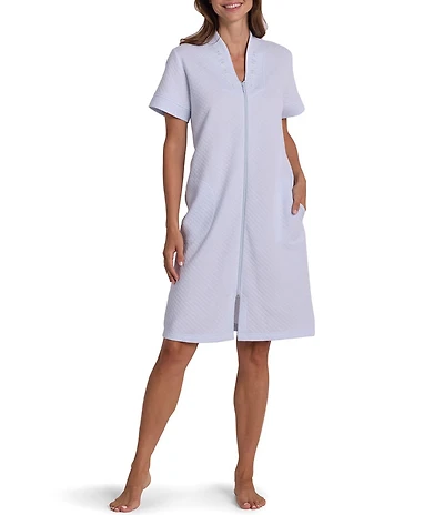 Miss Elaine Quilt In Knit Solid Short Sleeve Zip Robe